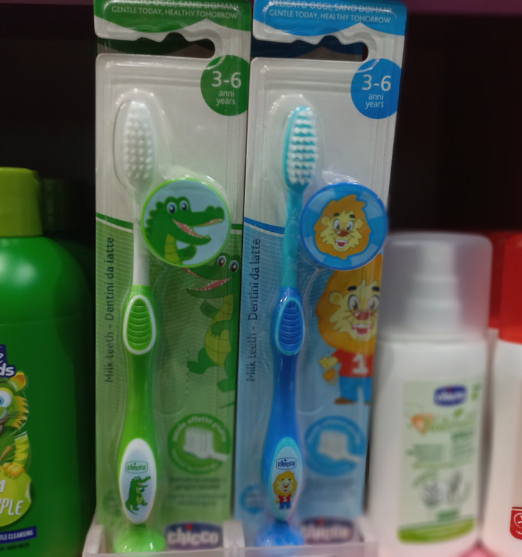 مسواک بچه گانه 3 تا 6 سال چیکو Chicco (دو طرح تمساح و شیر)🪥